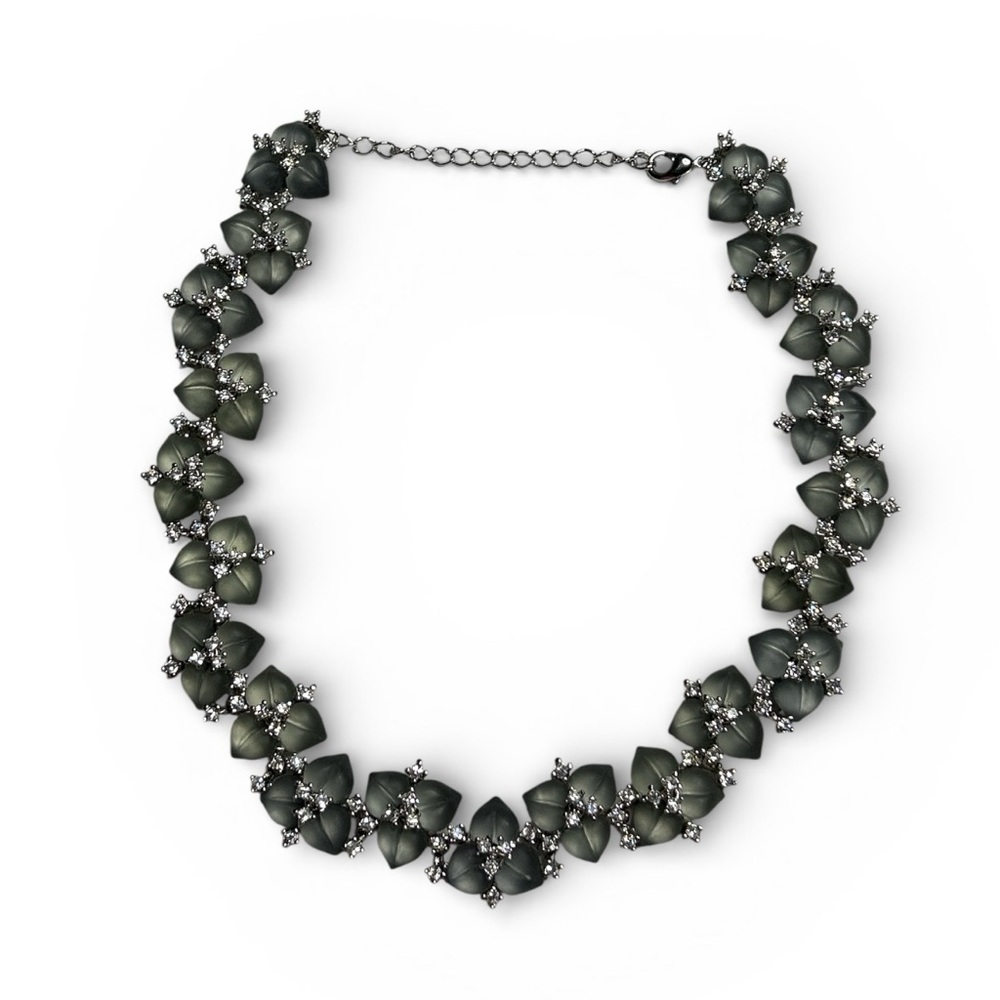 Decorative Jewelry Floral Gray and Silver Set
